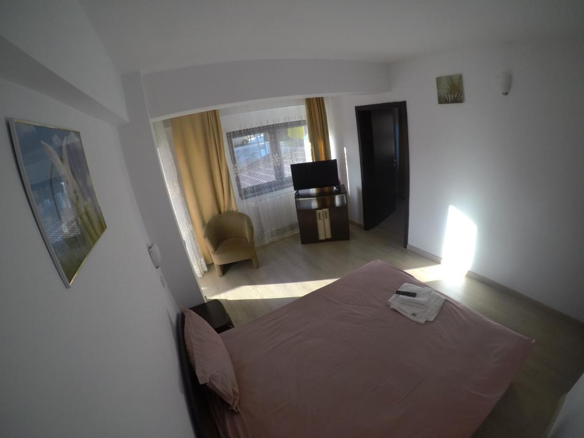 Pensiunea N.A.M Buşteni Buitenkant foto