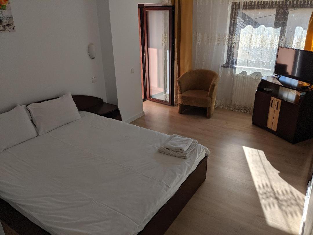 Pensiunea N.A.M Buşteni Buitenkant foto